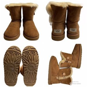 UGG  Mini Bailey Button II Ankle Boots